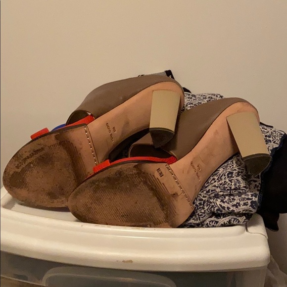 BCBG Color block Leather Sandal - Picture 5 of 6